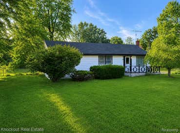 7151 Estrelle Avenue Mt Morris Township MI 48458