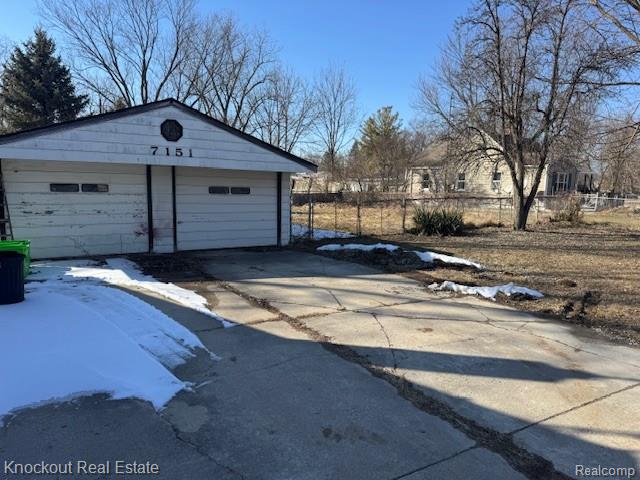 7151 Estrelle Avenue