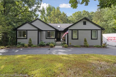 3380 McCluskey Hamburg Township MI 48169