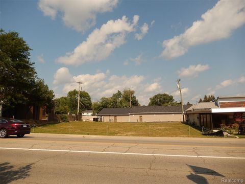 333 S LAFAYETTE Street South Lyon City MI 48178