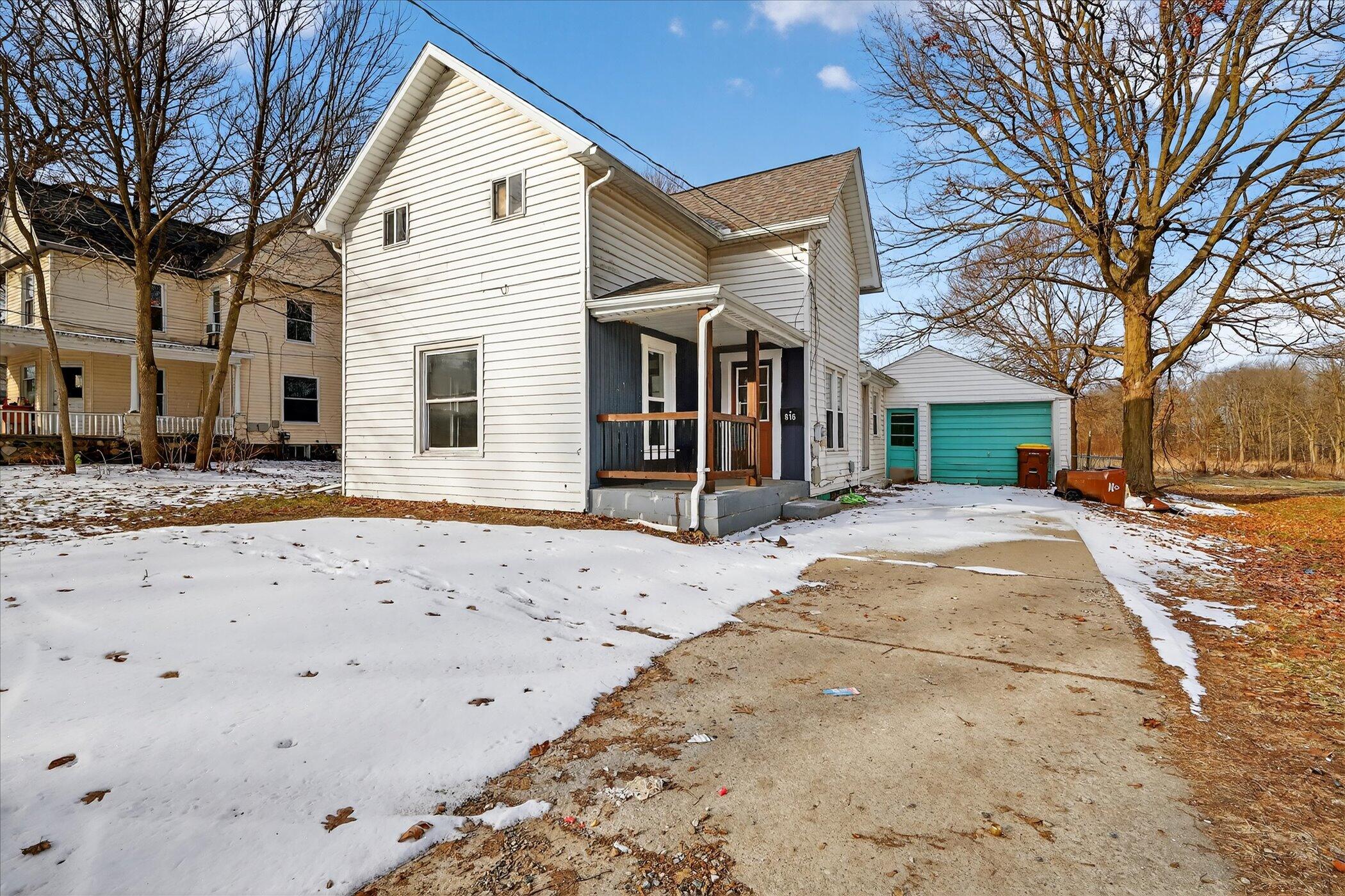 816 S Kalamazoo Avenue