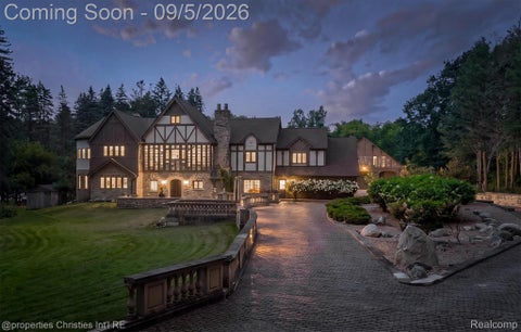 Photo of 1540 Mill Race, Rochester Hills City, MI 48306 (MLS # 20261070631)