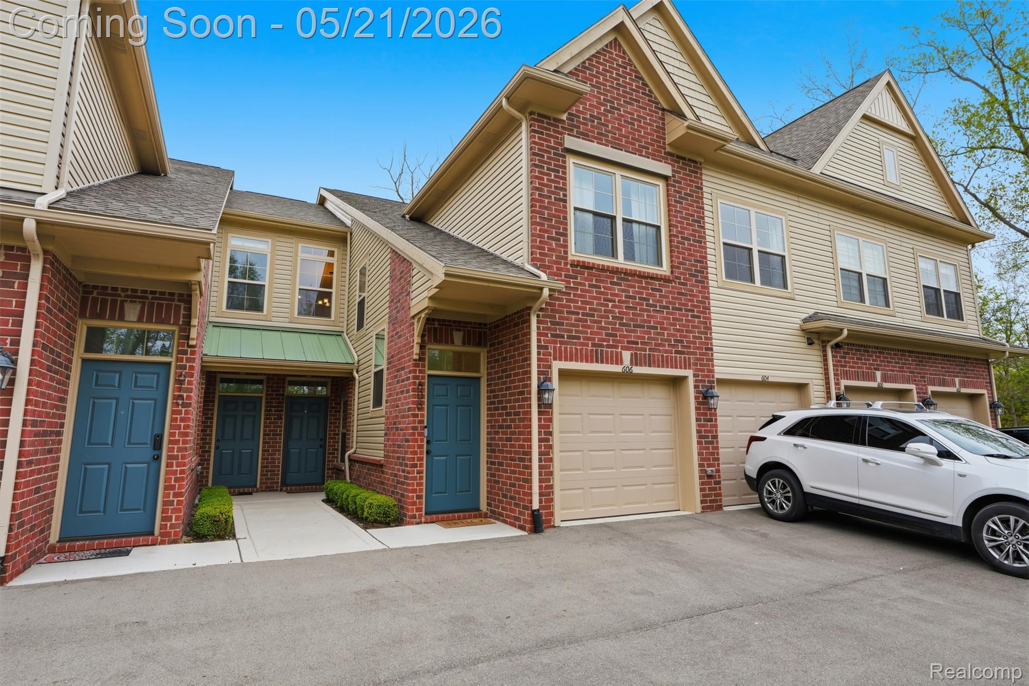 606 Pointe Drive