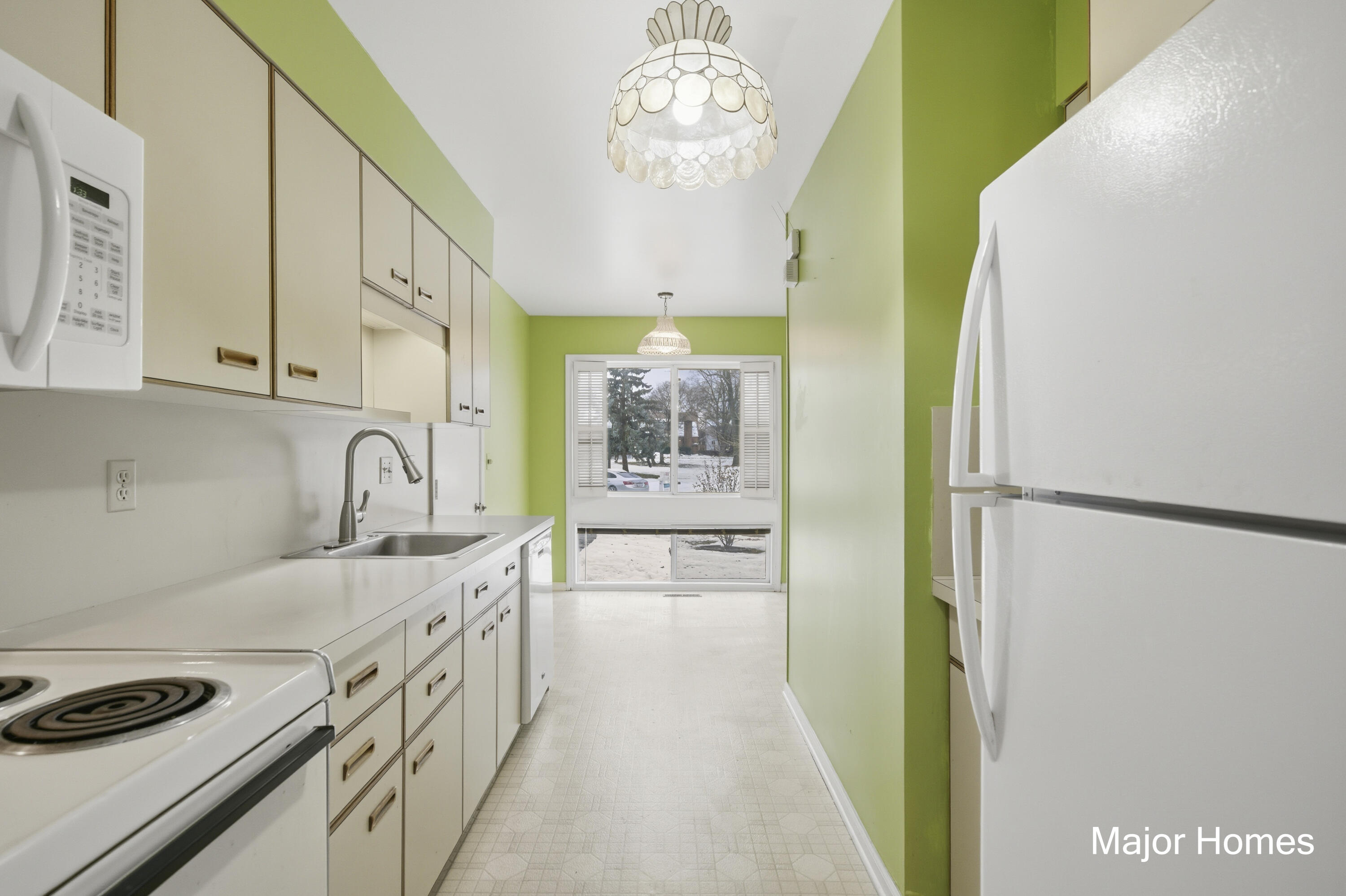 241 Heritage Commons Street SE