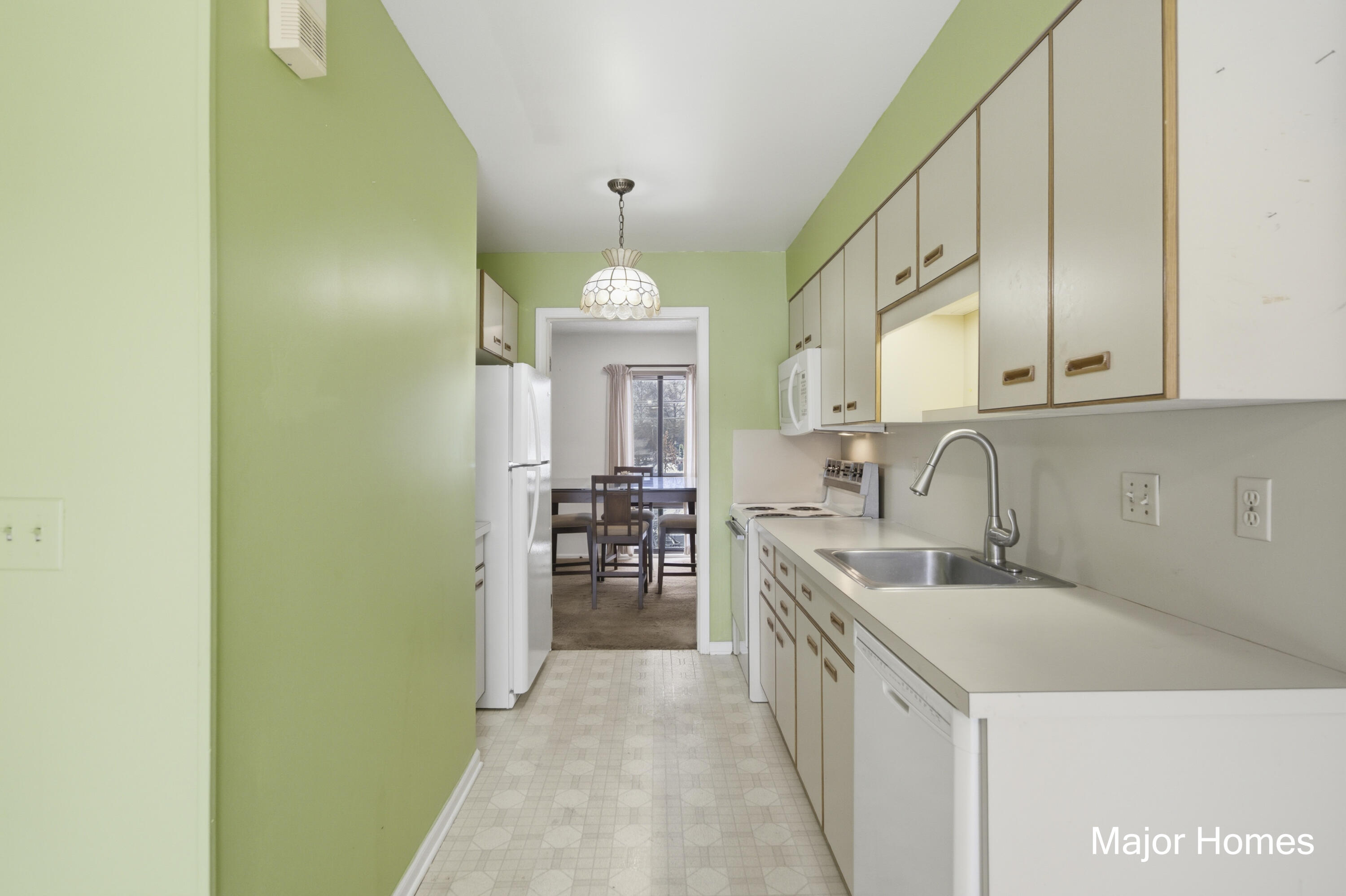 241 Heritage Commons Street SE