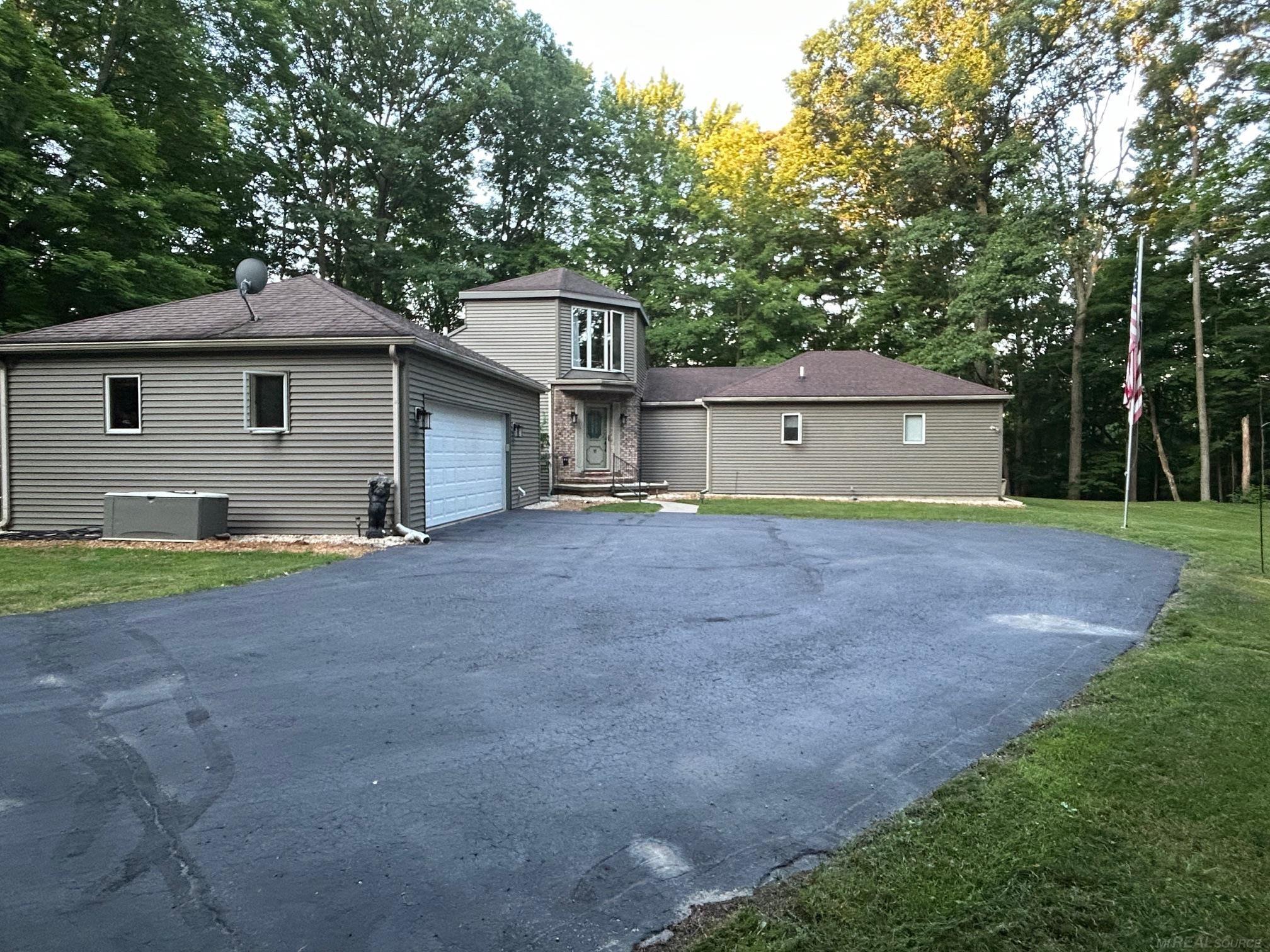 5699 Sycamore Lane