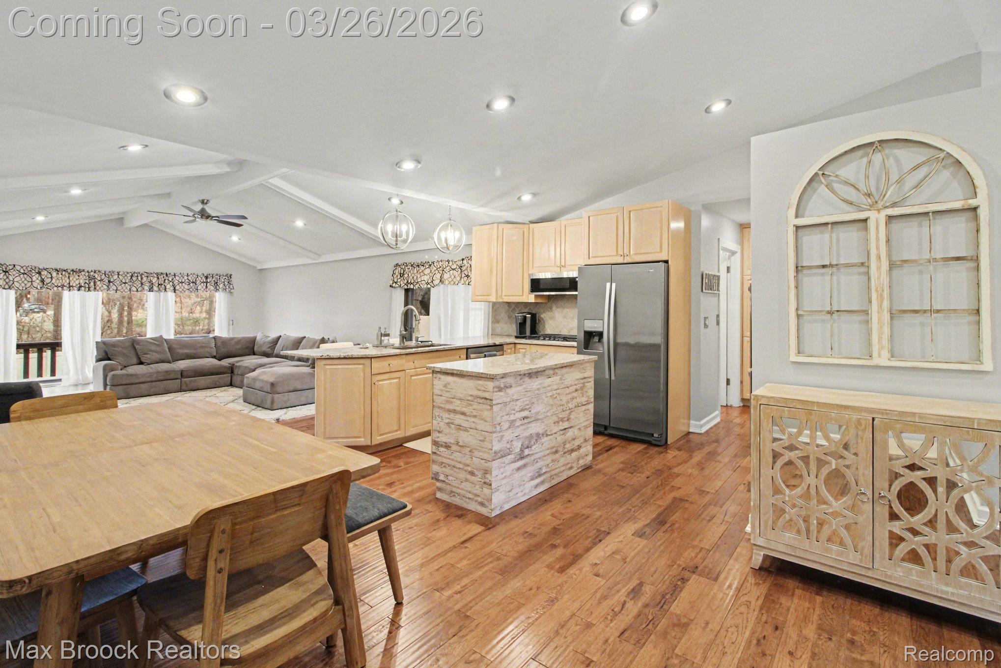 2261 Avondale Street