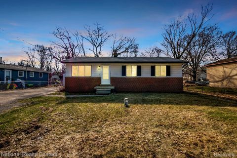 5691 Lake Grove Drive White Lake Charter Township MI 48383