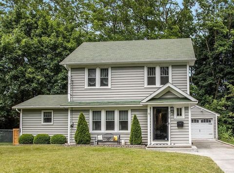 2010 Commonwealth Avenue Kalamazoo Charter Township MI 49006