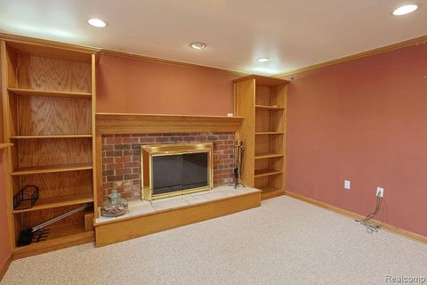 Tiny photo for 43428 Hartwick Drive, Sterling Heights City, MI 48313 (MLS # 20261003102)