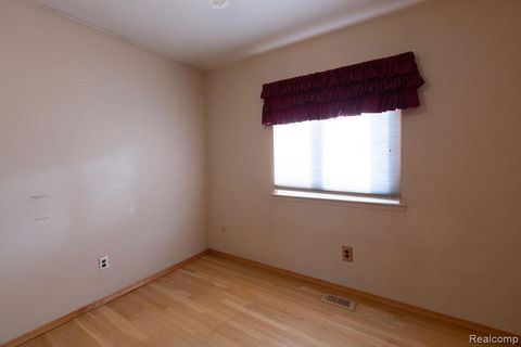 Tiny photo for 43428 Hartwick Drive, Sterling Heights City, MI 48313 (MLS # 20261003102)