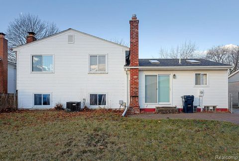 Tiny photo for 43428 Hartwick Drive, Sterling Heights City, MI 48313 (MLS # 20261003102)