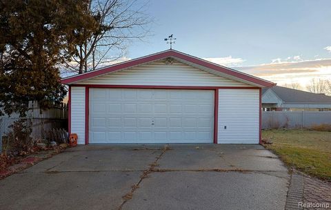 Tiny photo for 43428 Hartwick Drive, Sterling Heights City, MI 48313 (MLS # 20261003102)