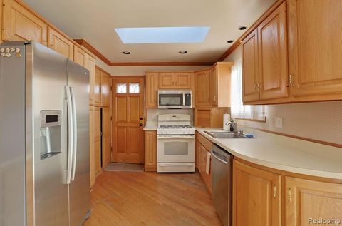 Tiny photo for 43428 Hartwick Drive, Sterling Heights City, MI 48313 (MLS # 20261003102)