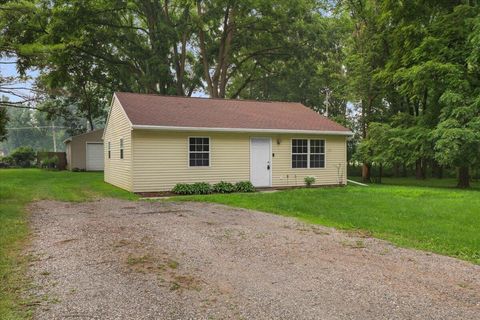 Photo of 1091 Hickory Street, Dewitt Charter Township, MI 48906 (MLS # 81026036863)