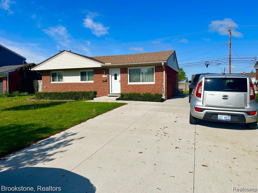 41371 HAMILTON Drive