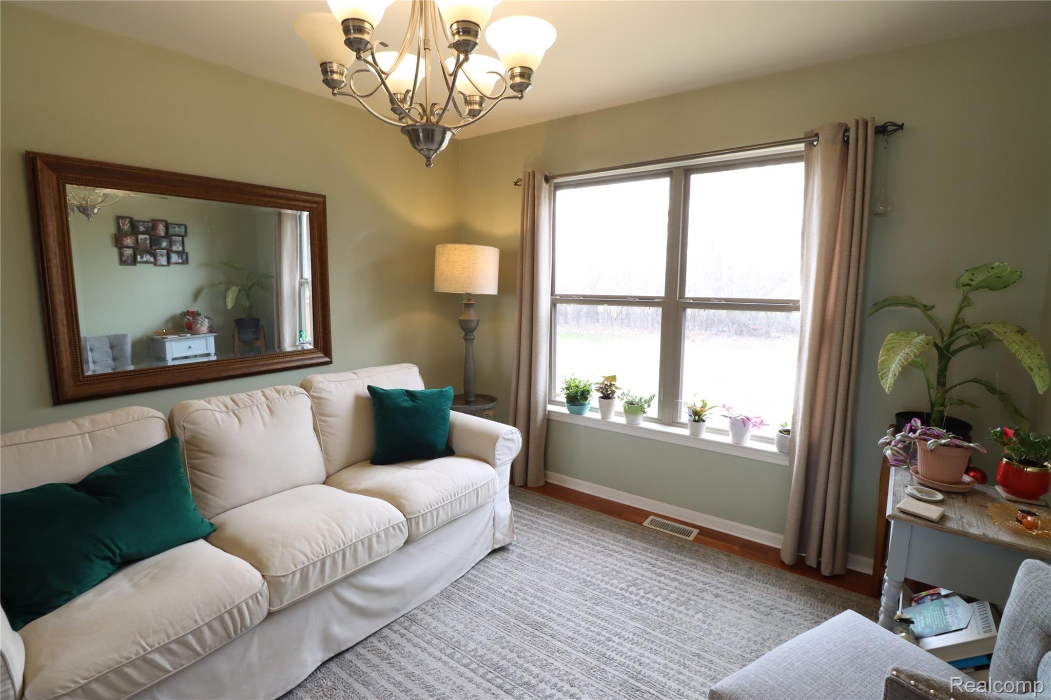 8376 Oak Ridge Drive