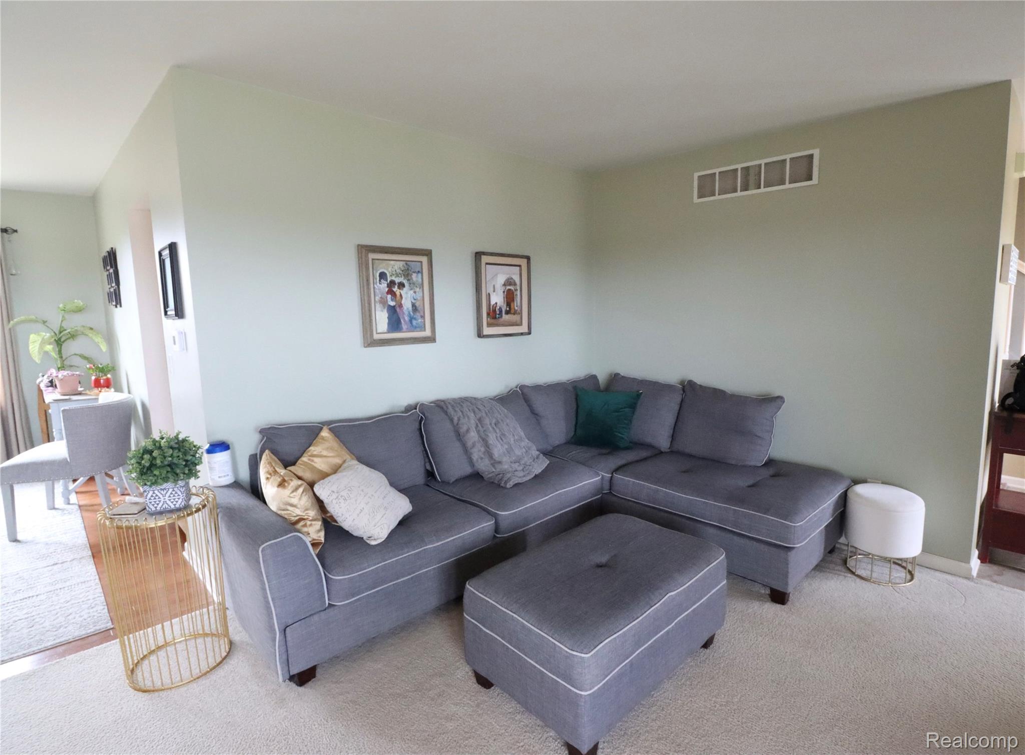 8376 Oak Ridge Drive