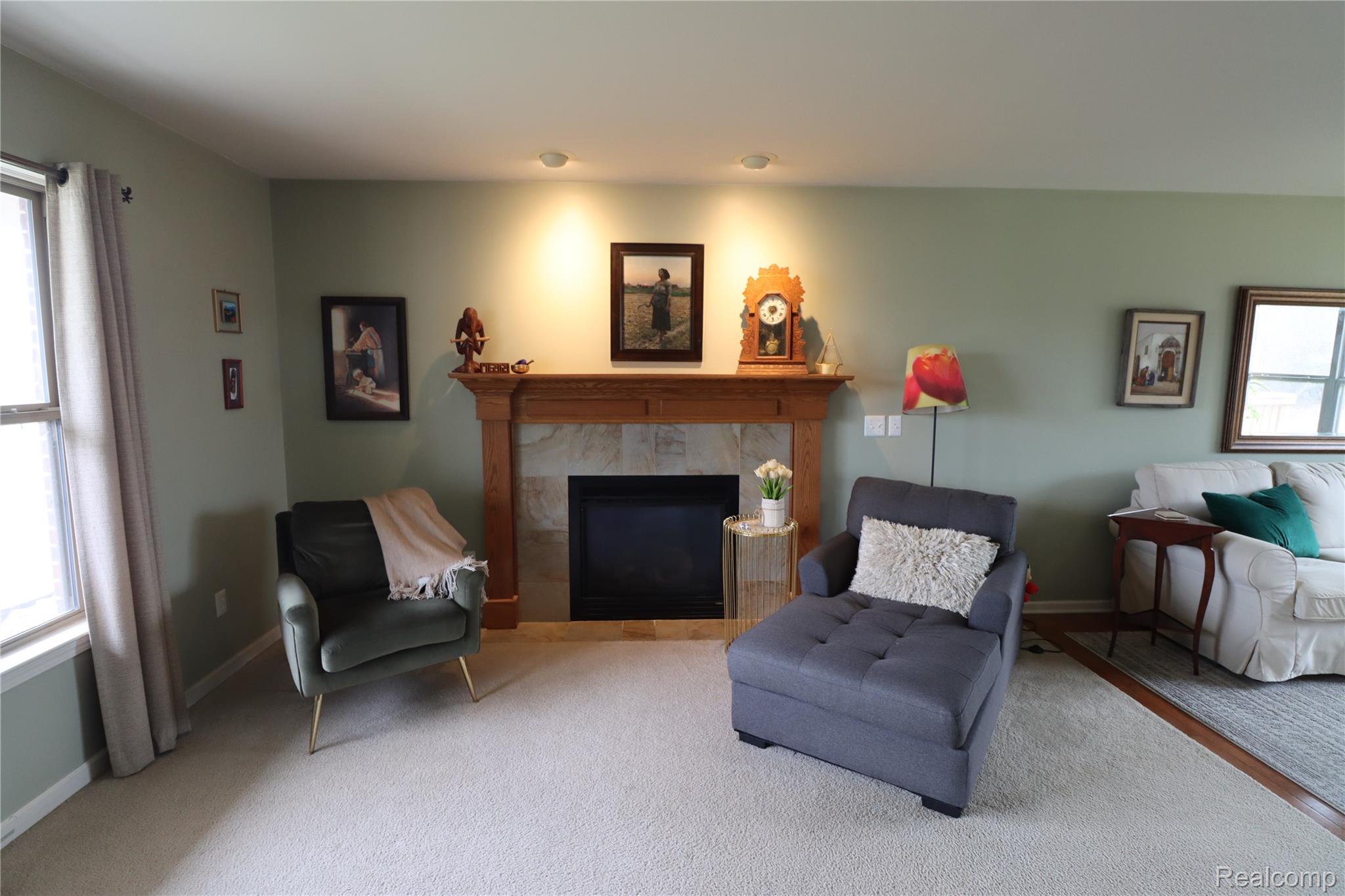 8376 Oak Ridge Drive