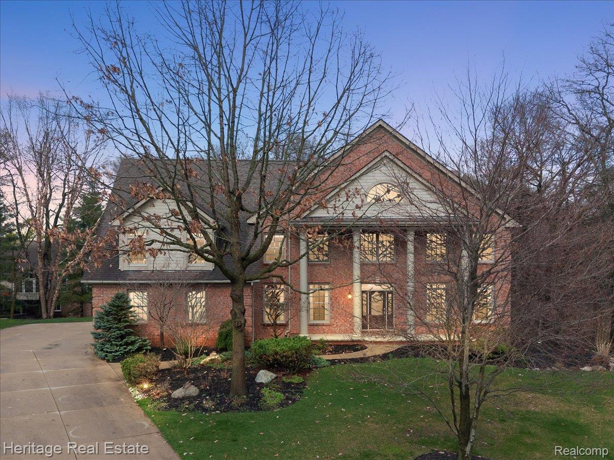 1562 Eagle Trail