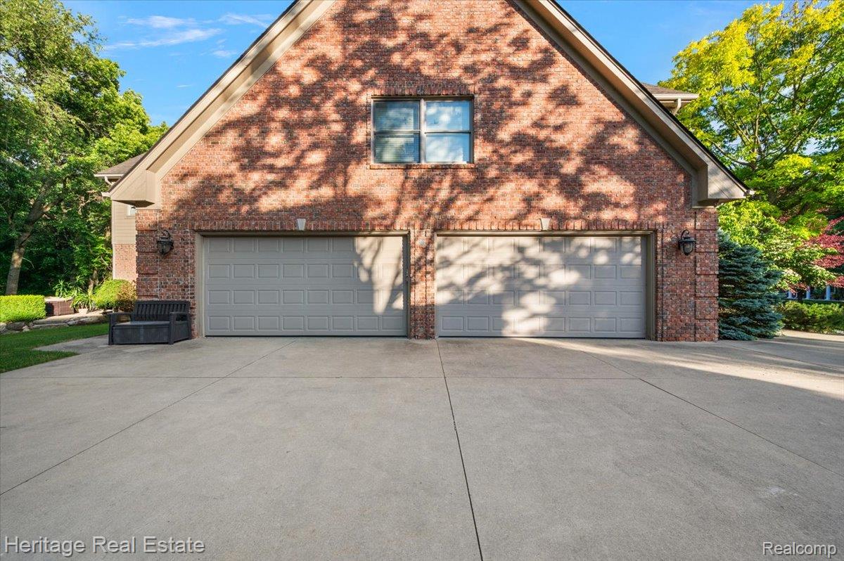 1562 Eagle Trail