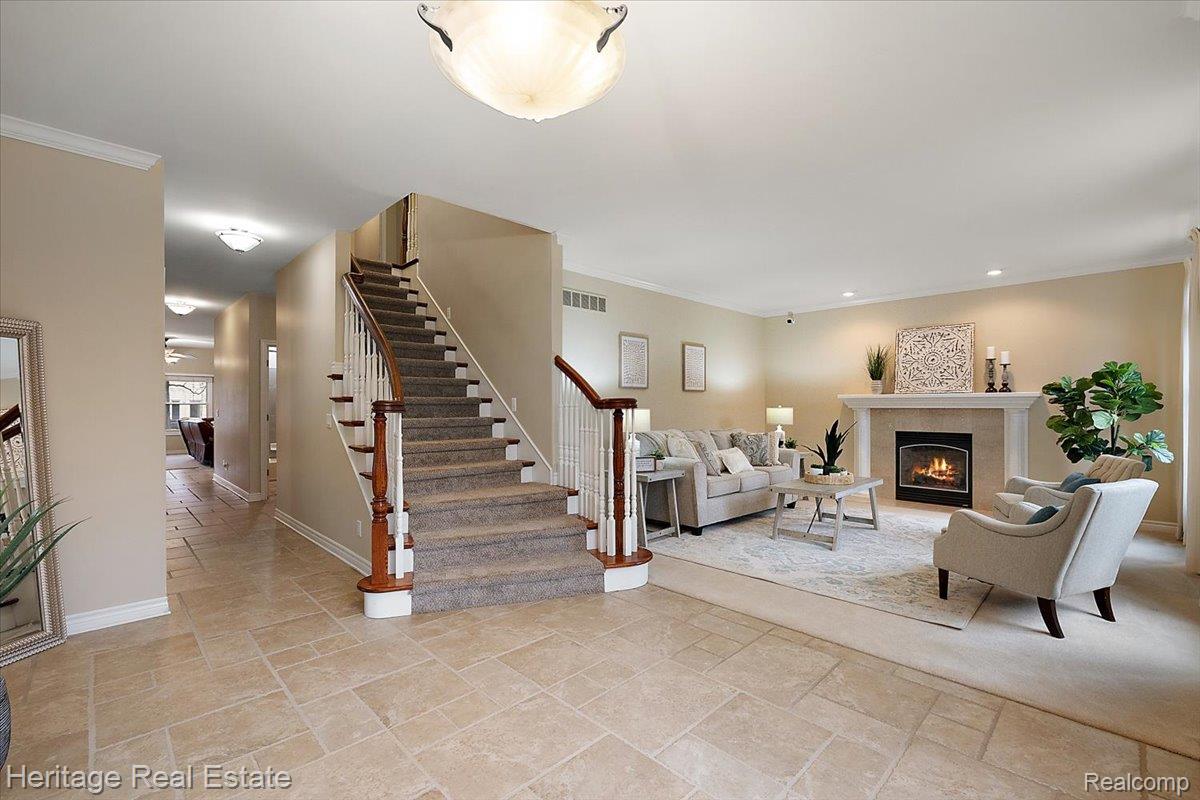 1562 Eagle Trail