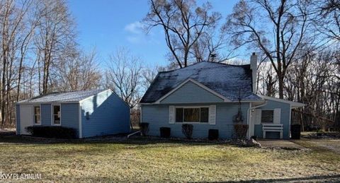 5250 Woodland Lane East China Township MI 48054