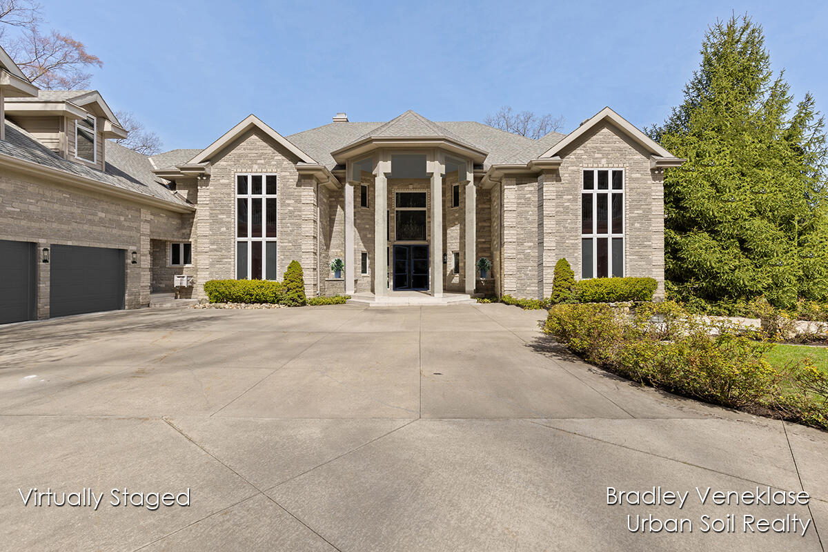 7635 Sandy Hollow Drive SE