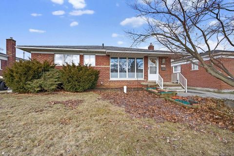 Photo of 22601 Raymond Court, Macomb Township, MI 48082 (MLS # 58050200304)