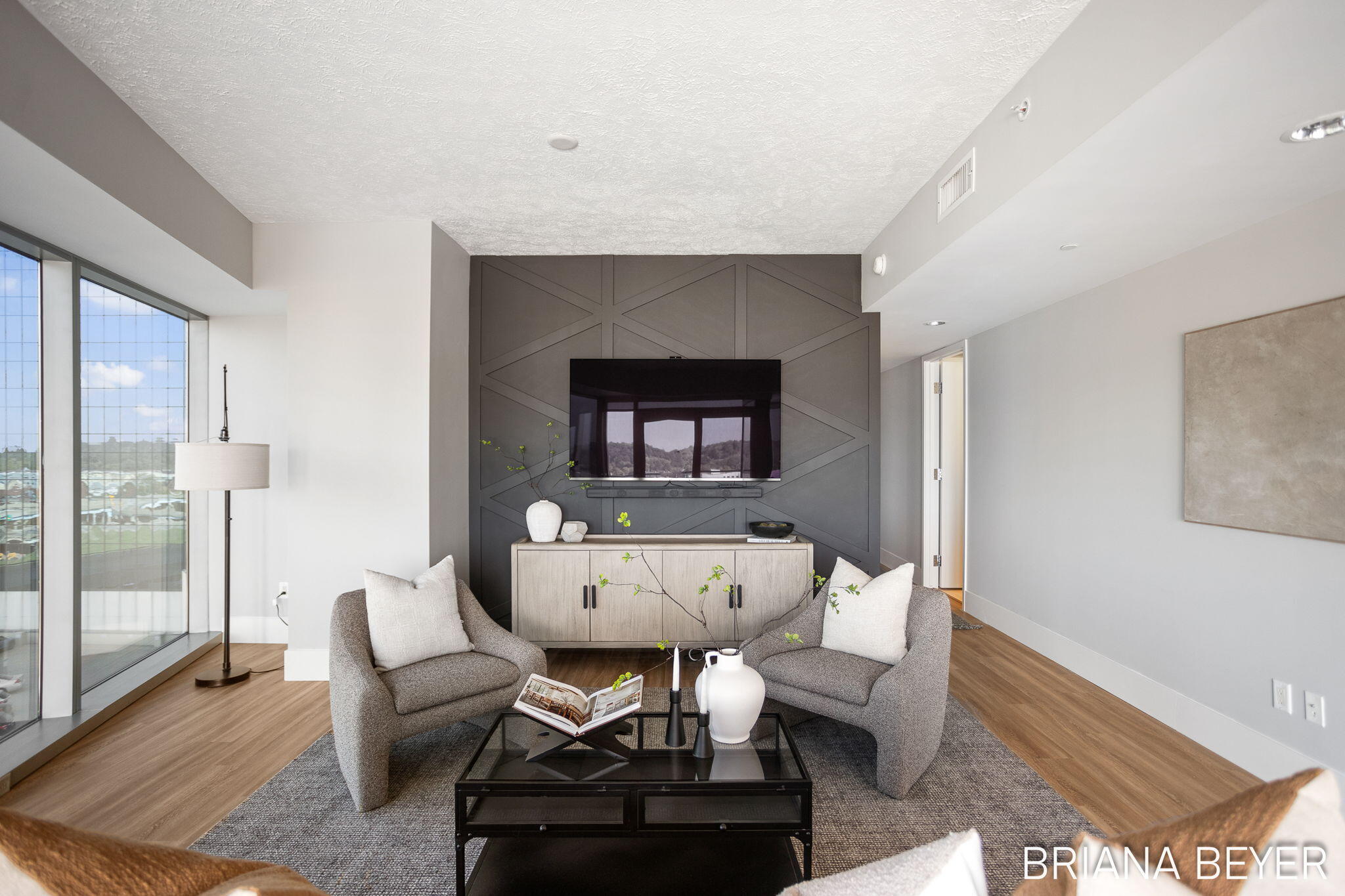 335 Bridge Street NW 907