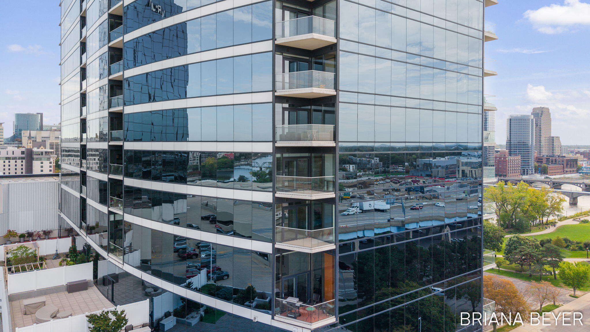 335 Bridge Street NW 907