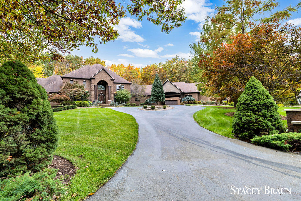 7750 Silverthorn Drive SE