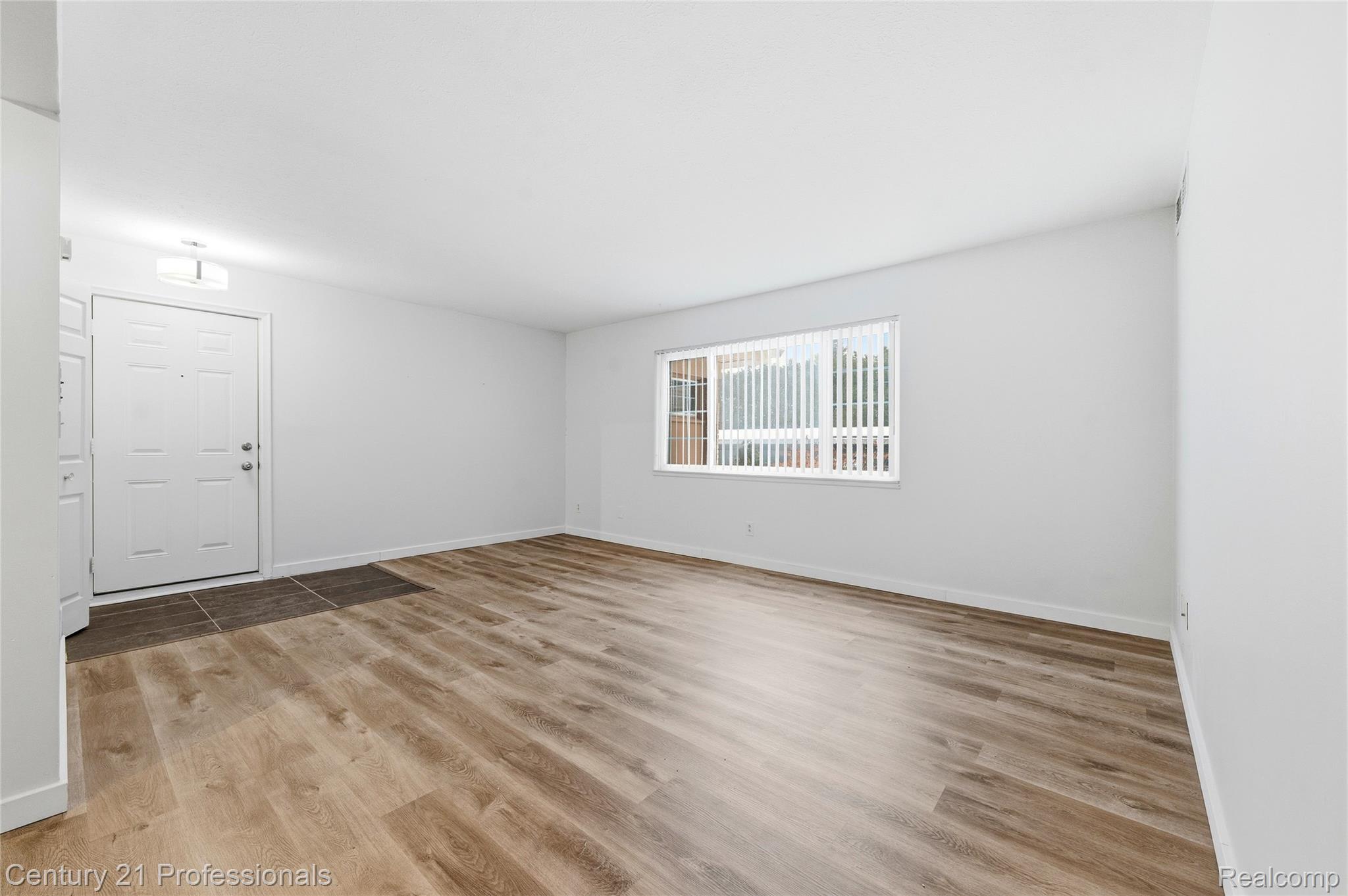 2375 WALTON Boulevard 8