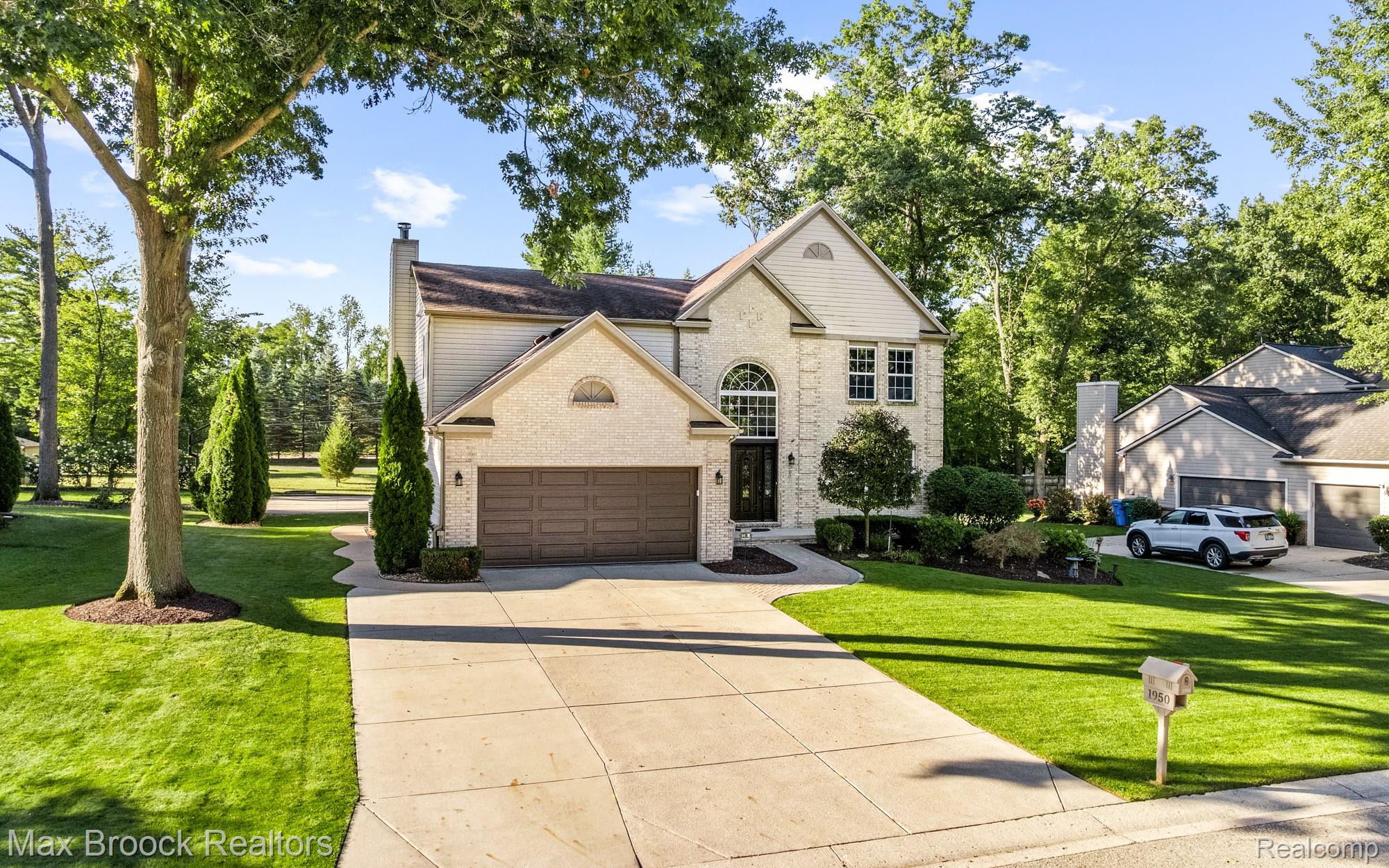 1950 Blue Stone Lane