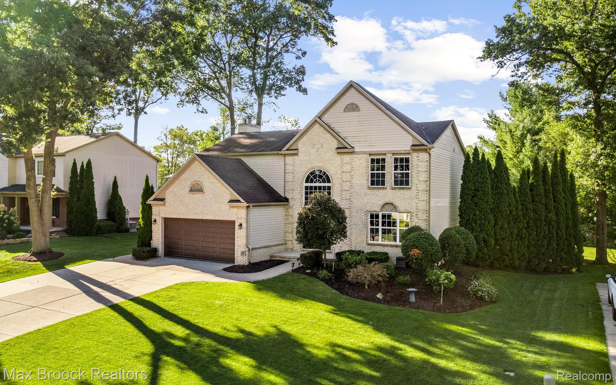 1950 Blue Stone Lane
