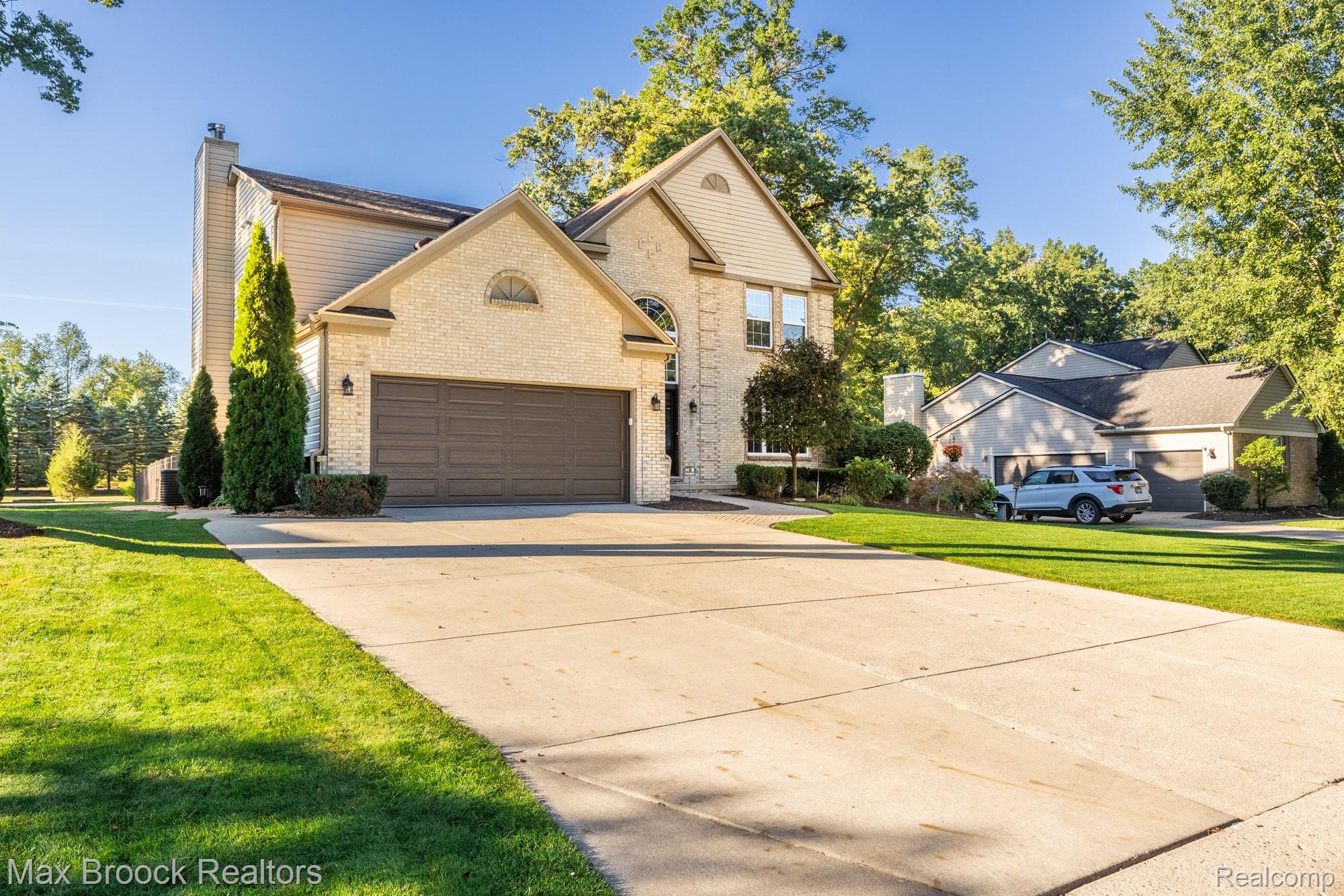 1950 Blue Stone Lane