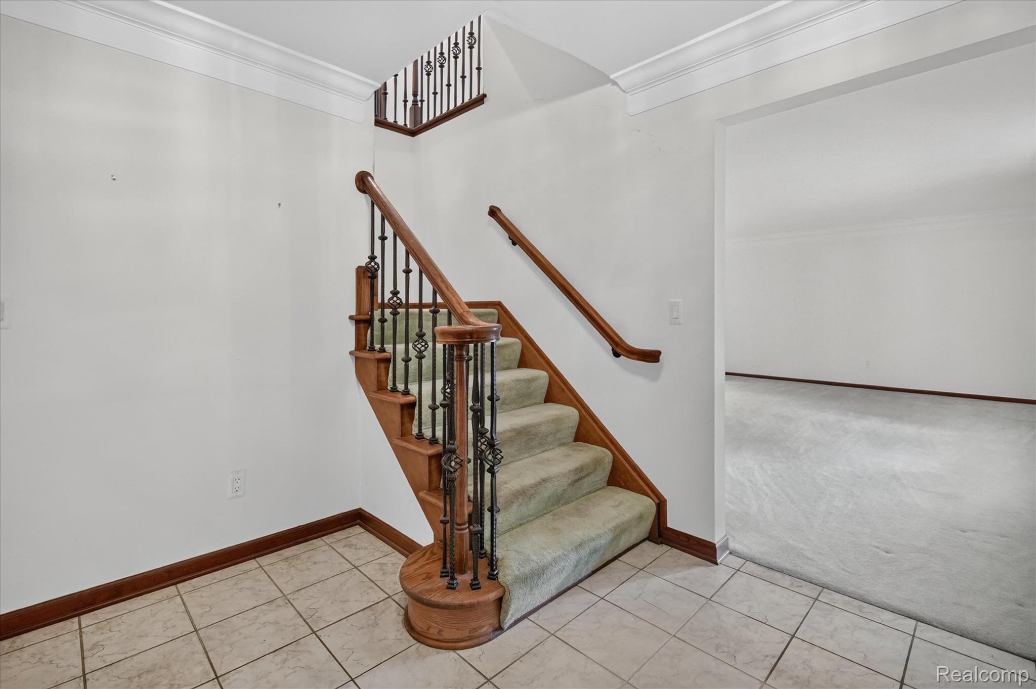 8940 Sarah Lane