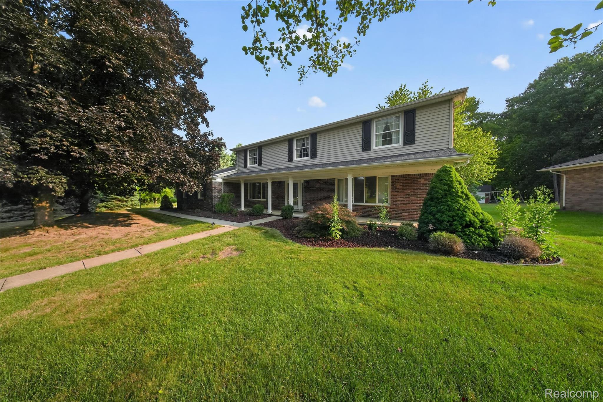 8940 Sarah Lane