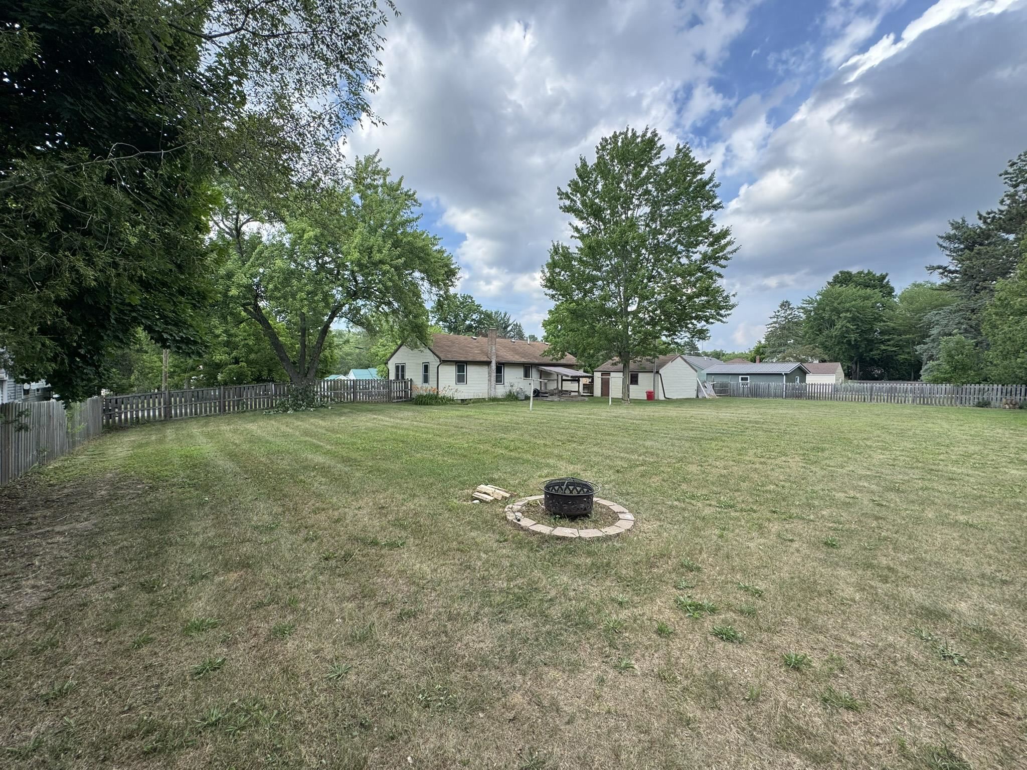 417 John R Street