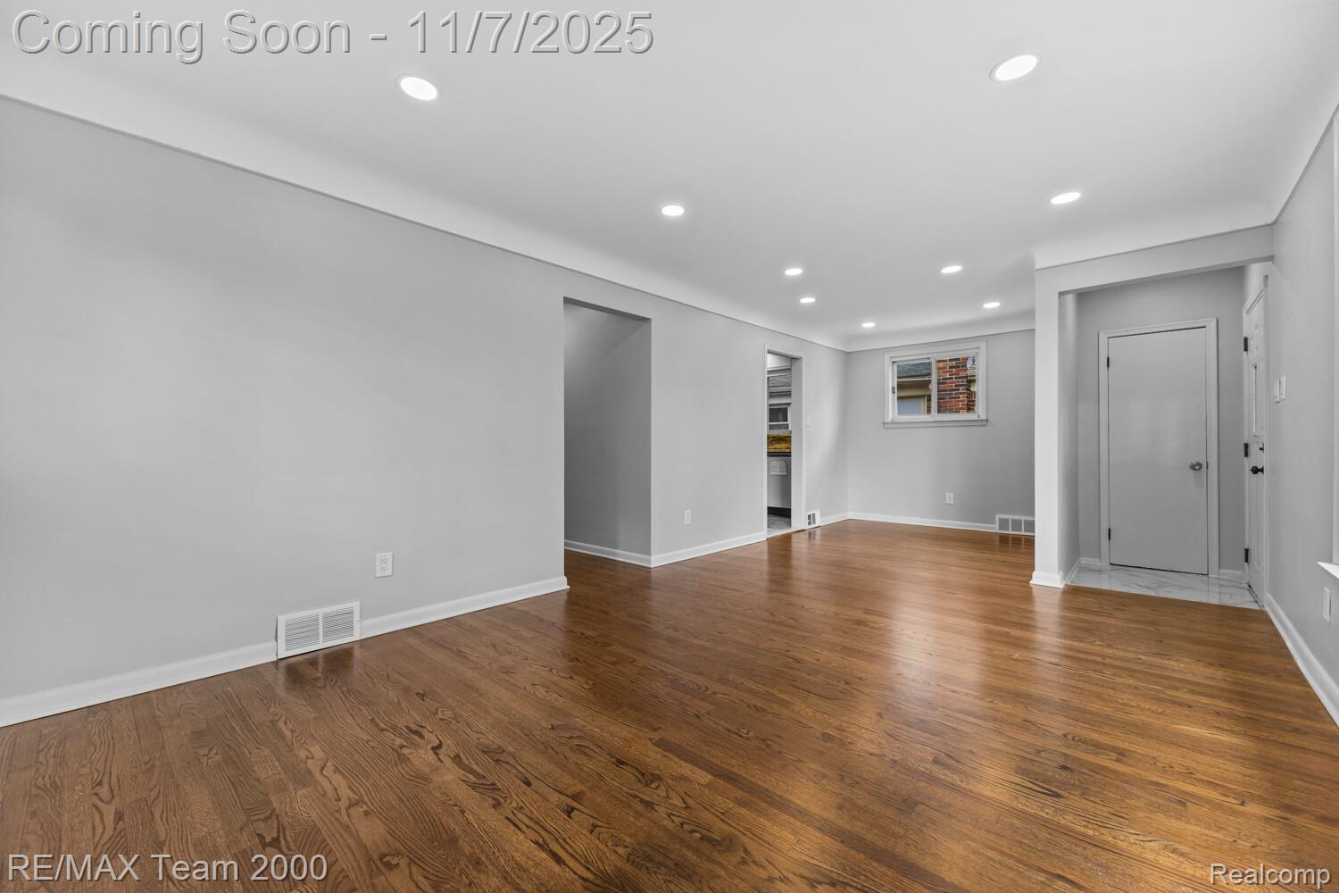 6911 Colonial Street