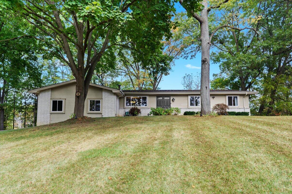 10932 Green Oaks Drive