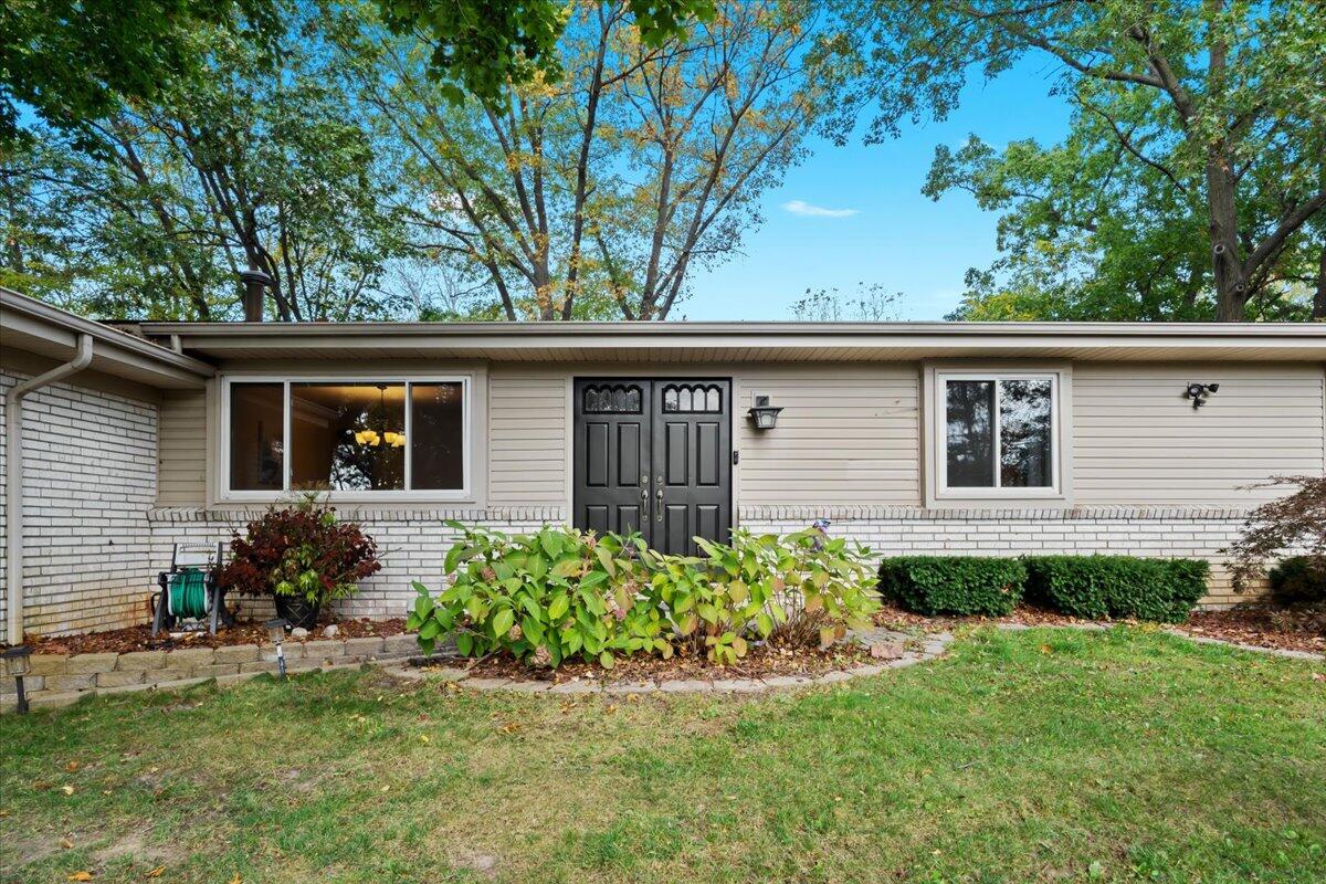 10932 Green Oaks Drive