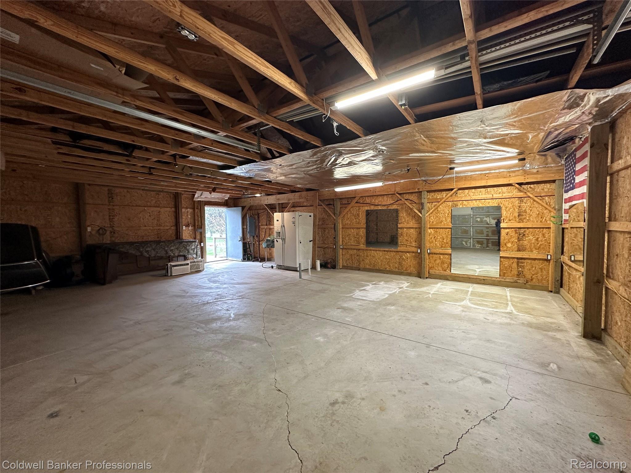 1725 BURNSIDE Road