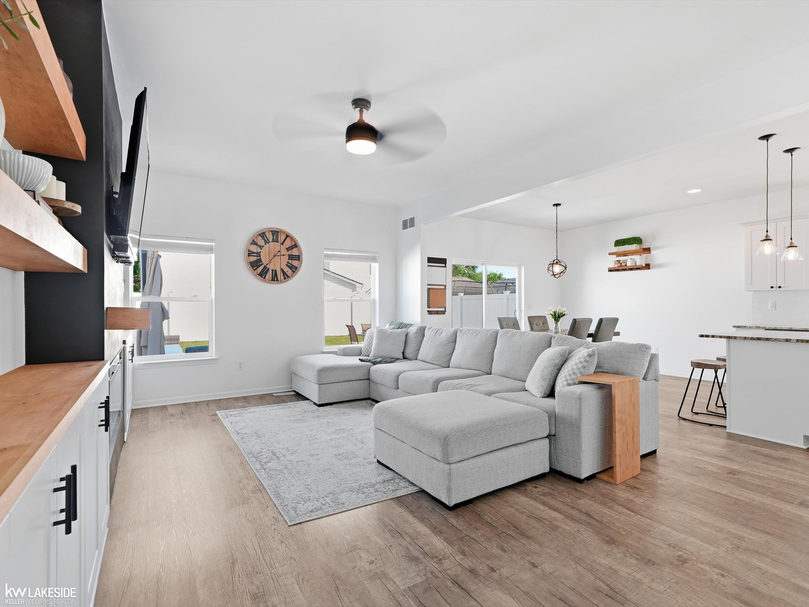 310 W. BARRETT Avenue