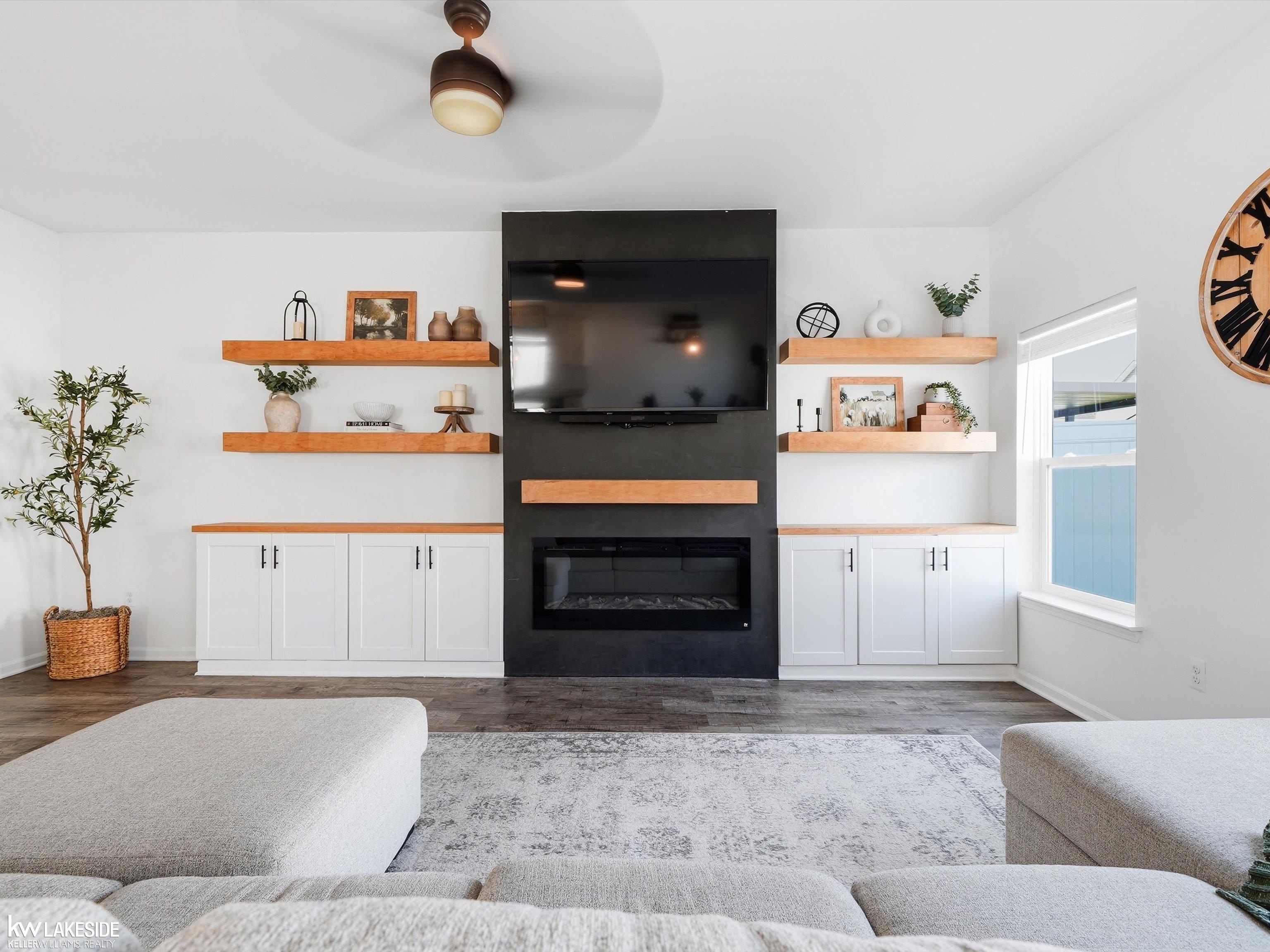 310 W. BARRETT Avenue