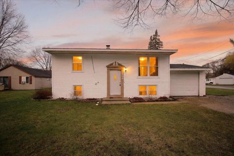 604 S Rockingham Avenue Alma City MI 48801