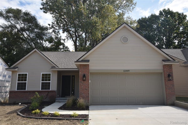 11469 HIDDEN OAKS DR, CLIO, MI 48420 - Image e95b67f0295f2db3aecde0a798dc5275/3816639970