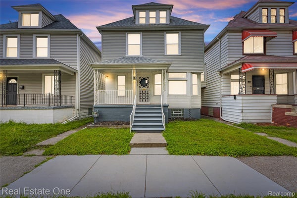 2493 FISCHER ST, DETROIT, MI 48214 - Image e96060b7f5a9f9eaf09fd0001ec6aa6d/4028756654