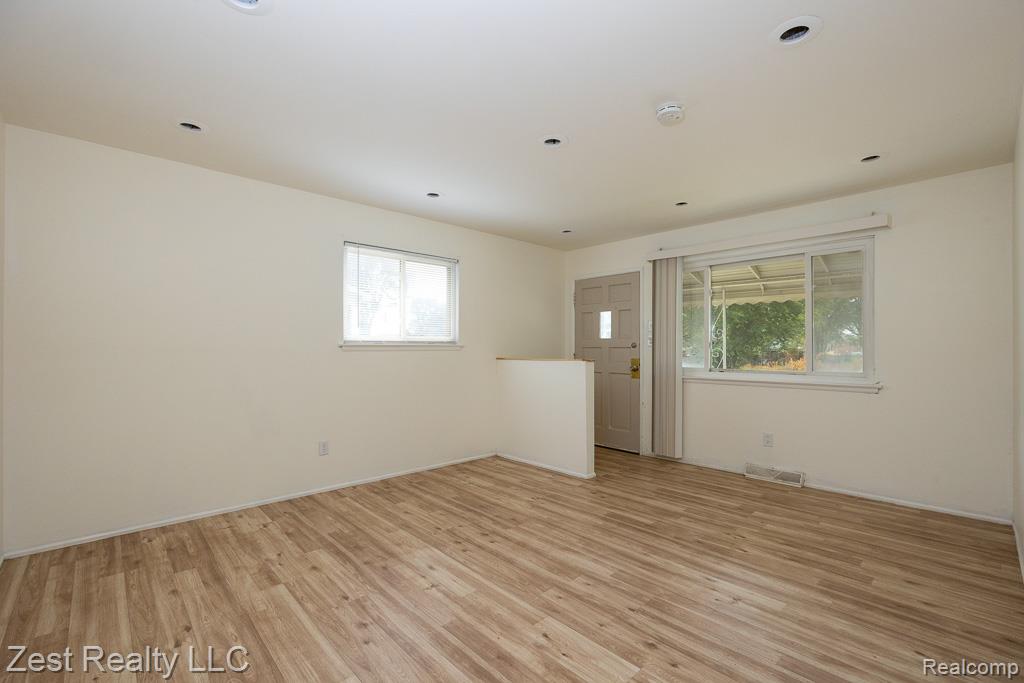 21040 Woodside Avenue