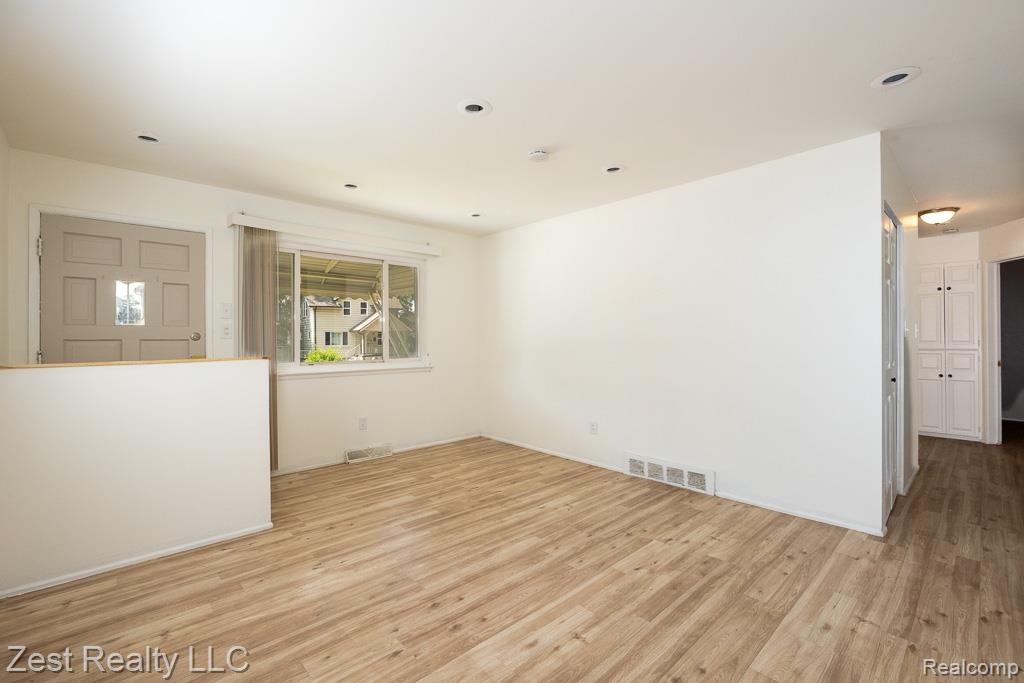 21040 Woodside Avenue